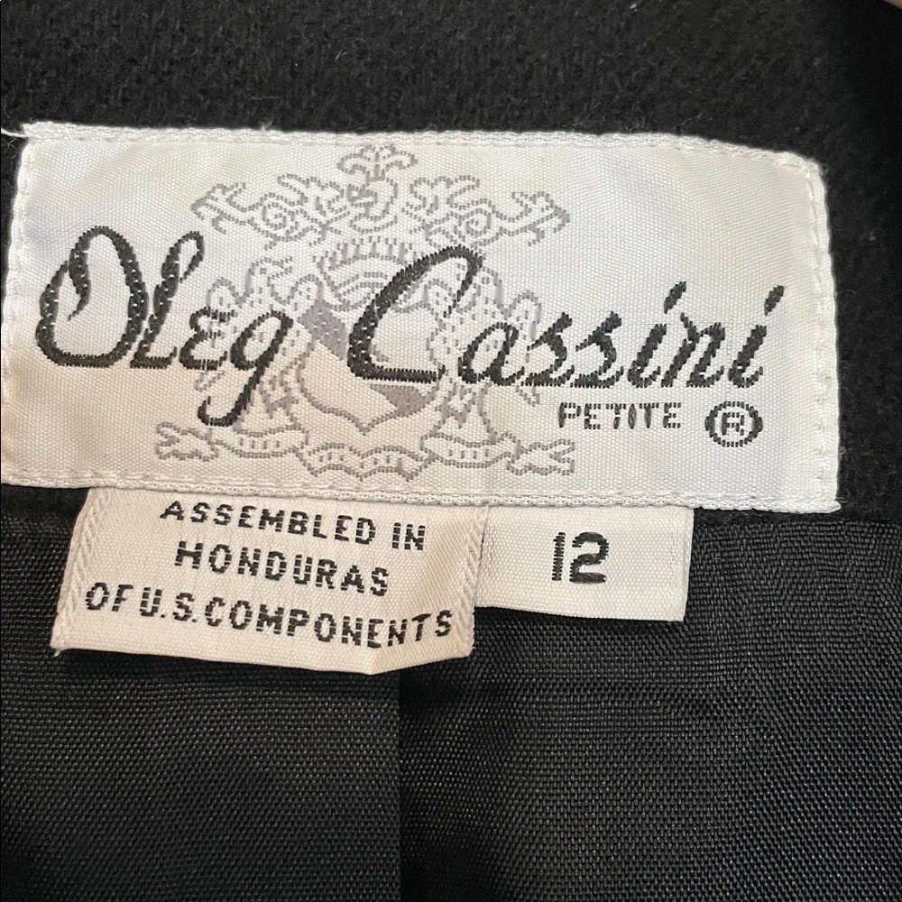 VTG Oleg Cassini Black Blazer double breasted 12P 2 gold/black buttons to close